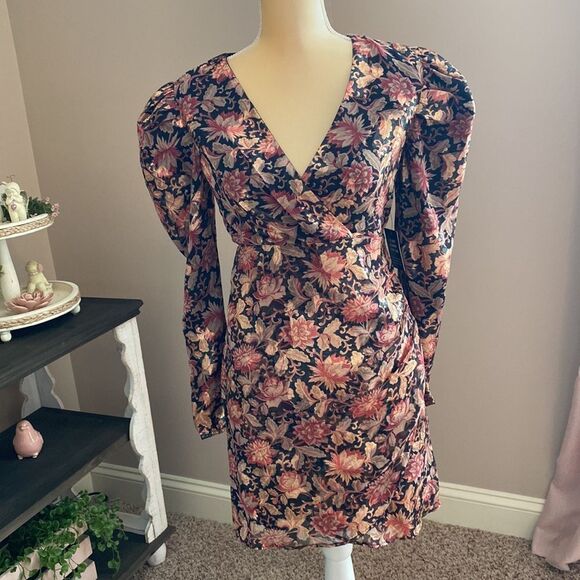 NWT Express Metallic Dress(size XS) - Picture 9 of 13